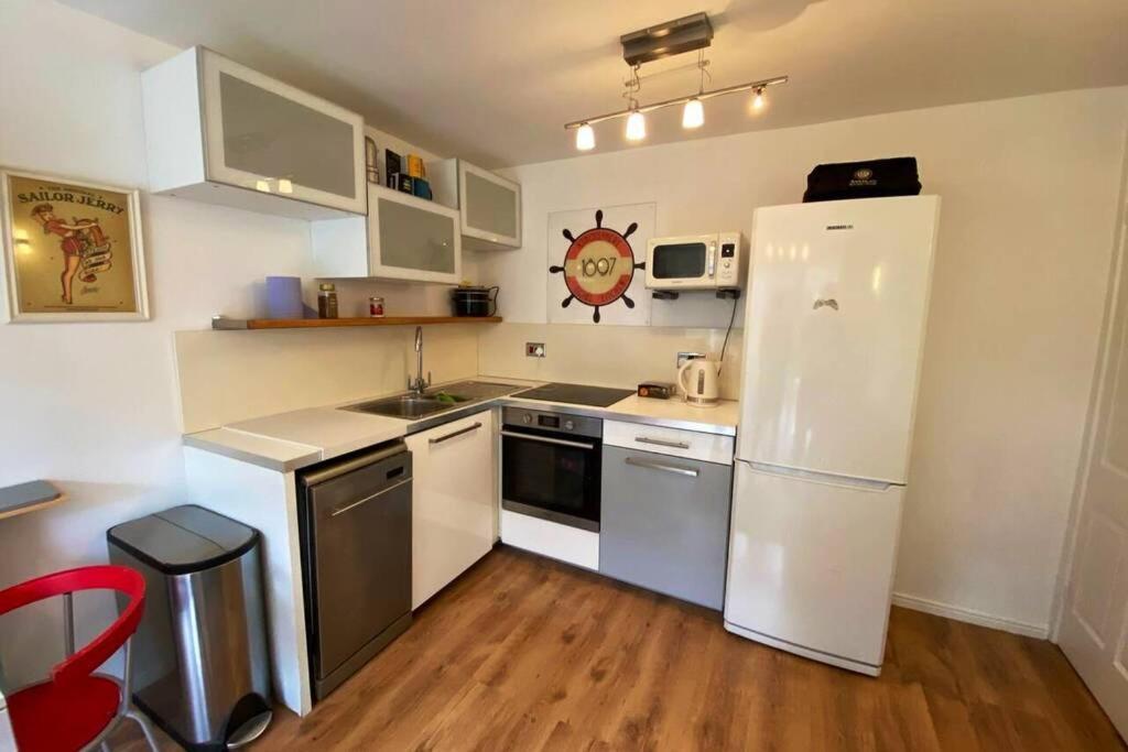 Two Bedroom Garden Flat In Zone 2 לונדון מראה חיצוני תמונה