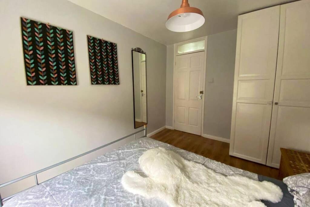 Two Bedroom Garden Flat In Zone 2 לונדון מראה חיצוני תמונה