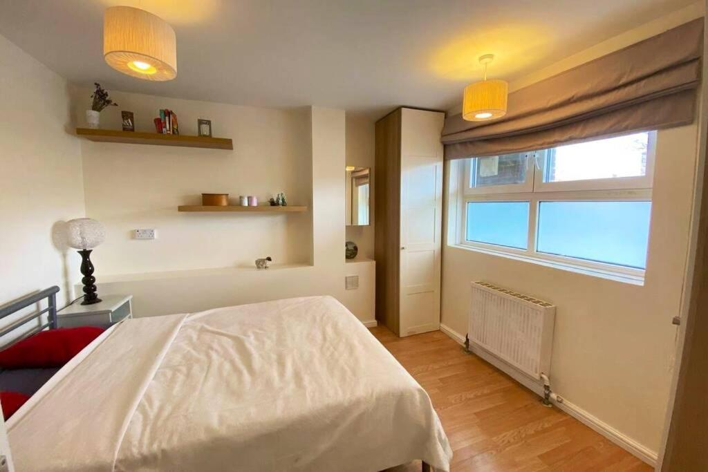 Two Bedroom Garden Flat In Zone 2 לונדון מראה חיצוני תמונה