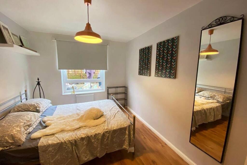 Two Bedroom Garden Flat In Zone 2 לונדון מראה חיצוני תמונה